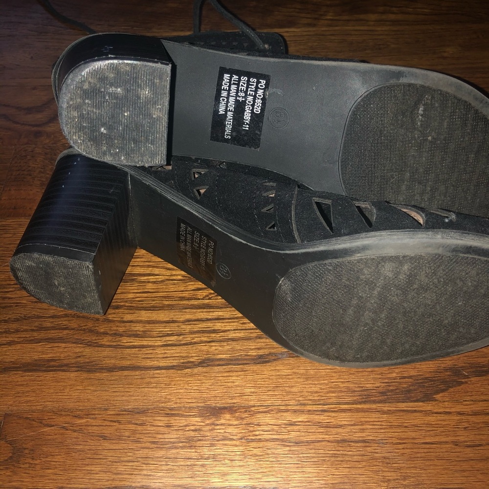 Women’s 8 1/2 dress shoes - Picture 6 of 8
